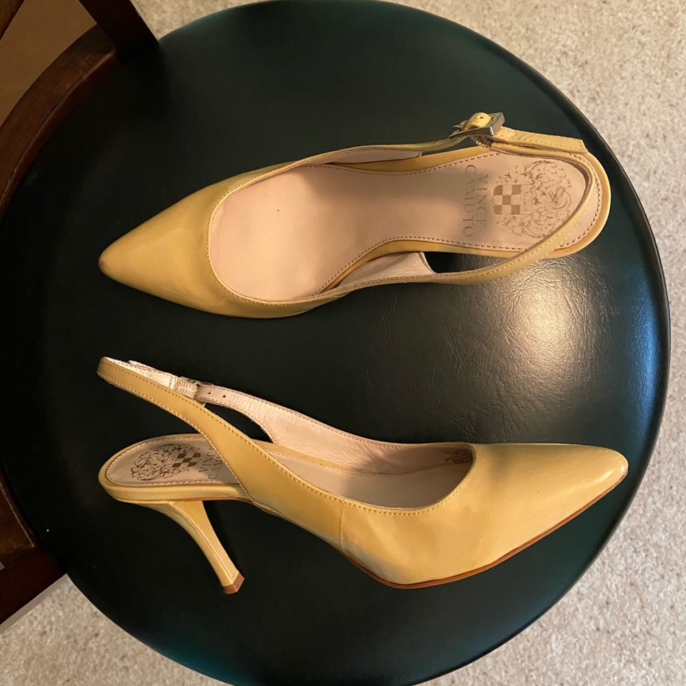 Vince Camuto Patent Leather Cream Slingback Pump Women’s Size 7